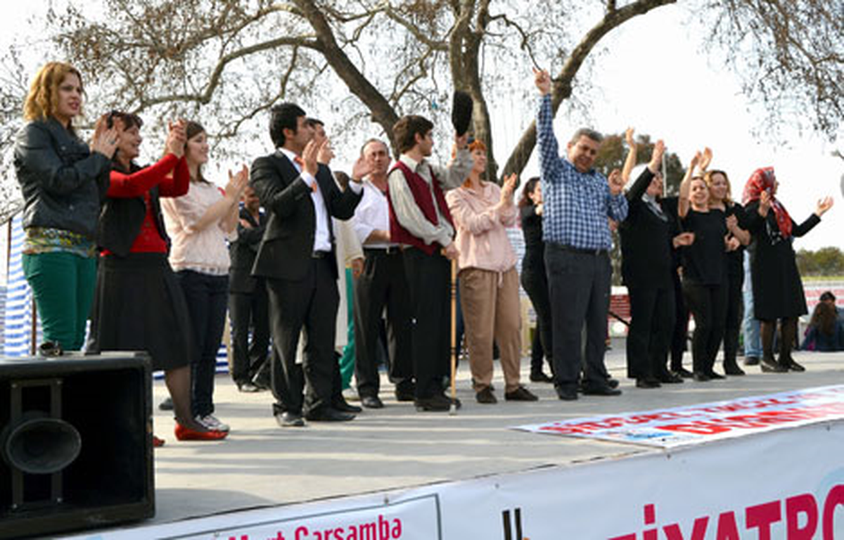 ALBET Oyuncularına Büyük Alkış