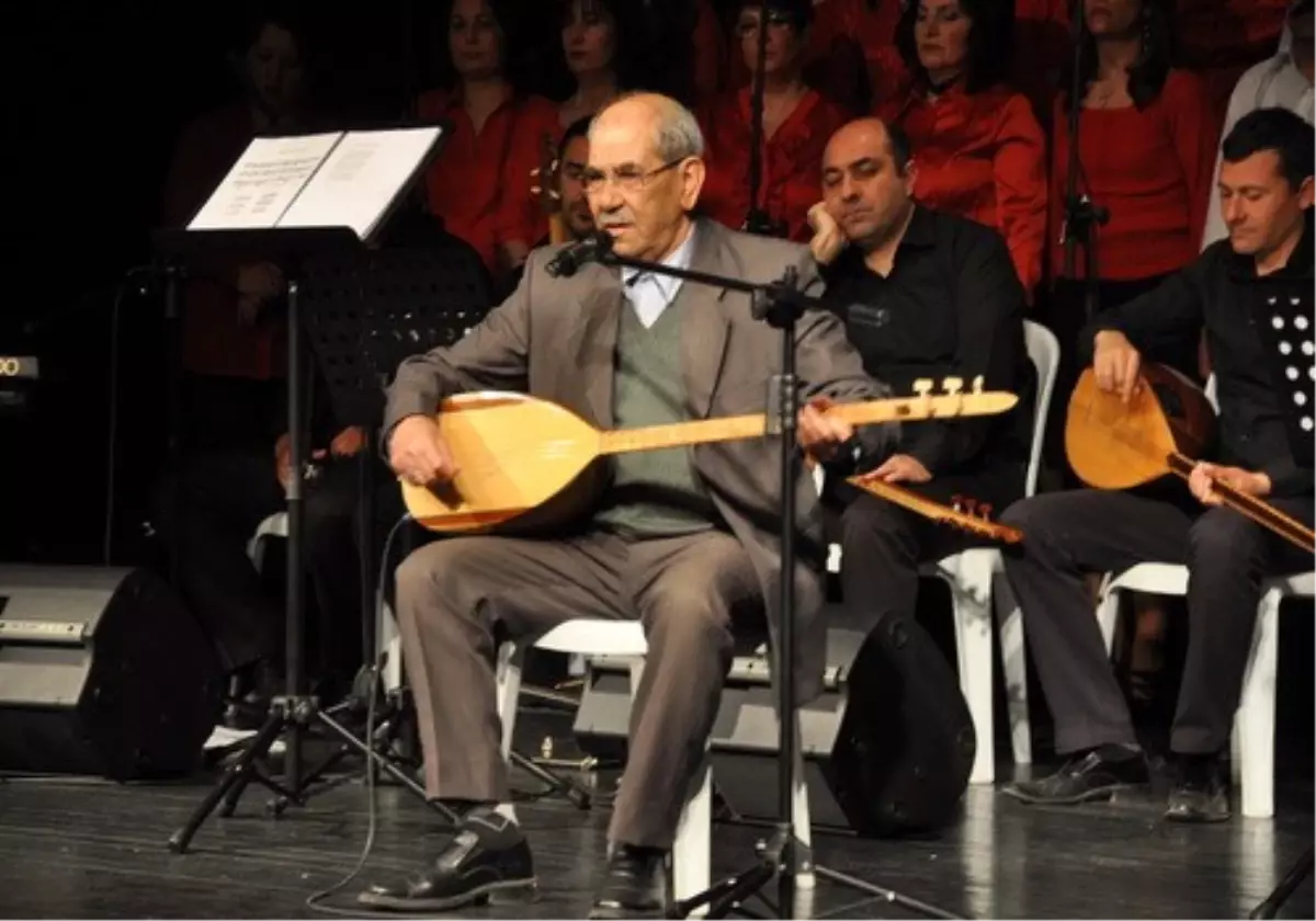 Aşık Veysel, Salihli\'de Anıldı