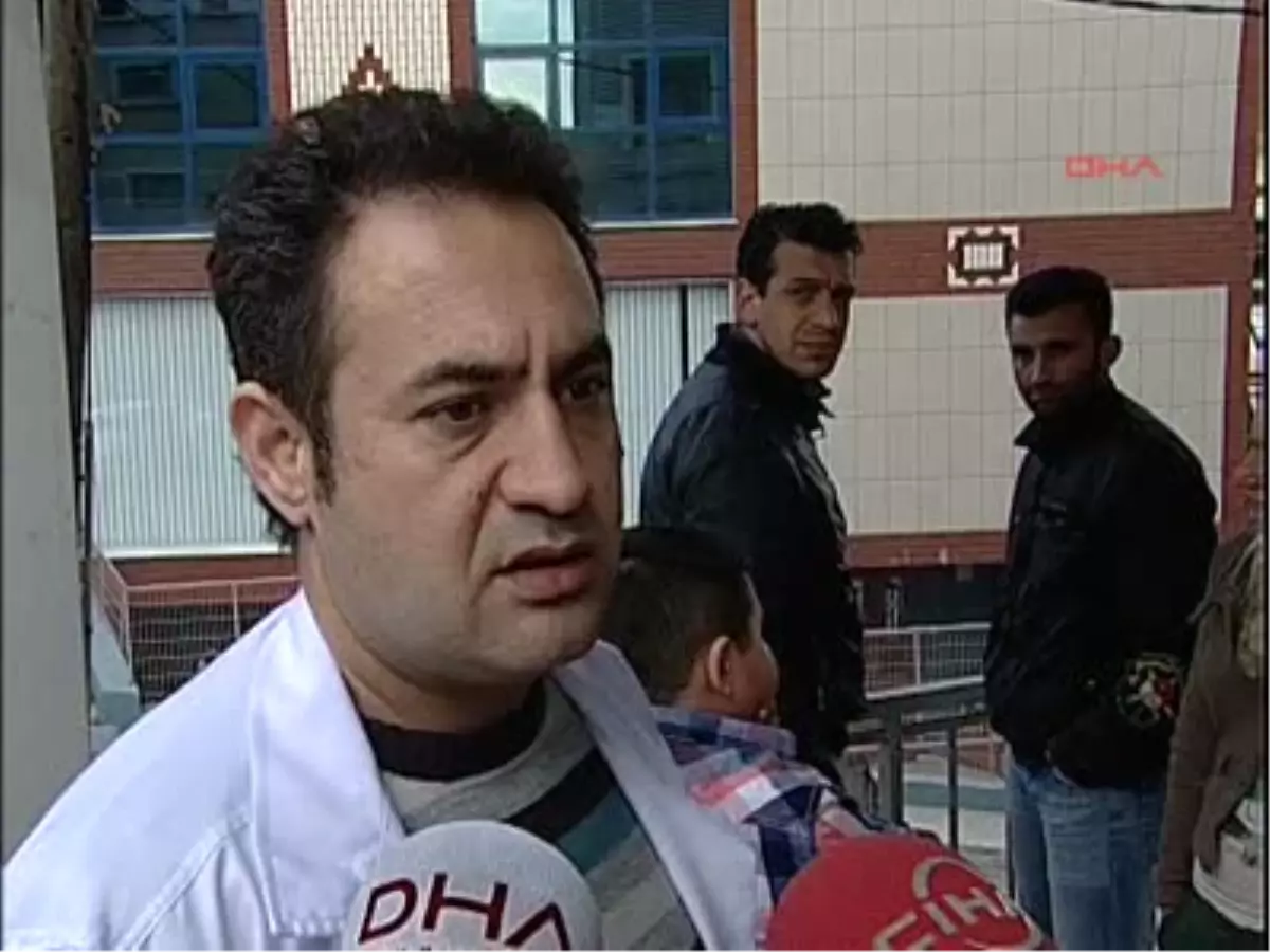 Ataşehir\'de Bıçaklı Saldırıya Uğrayan Doktor Yaralandı