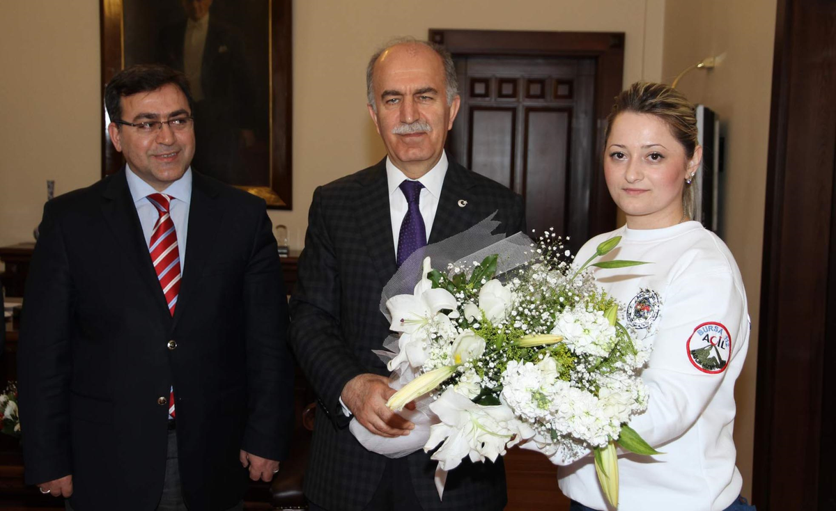 Azra Bebeği Kurtaran Ekip Yılın Kurtarıcısı Seçildi