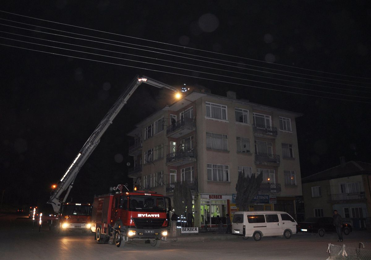 Bacadan Çıkan Alevler Paniğe Neden Oldu