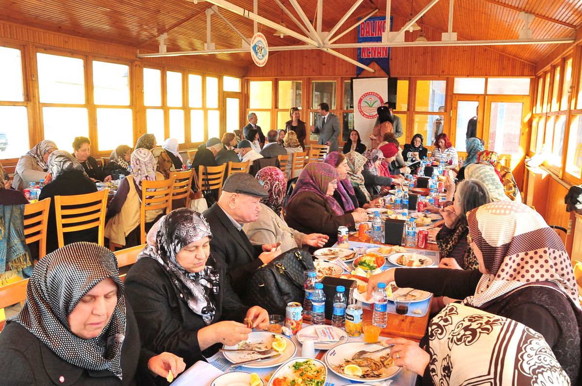 Başkan Yardımcısı Yeşil, Sevgi Ve Dayanışma Derneği\'nin Yaşlılar Haftası Etkinliğine Katıldı