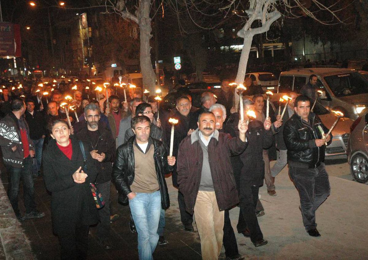 BDP\'den Meşaleli Yürüyüş