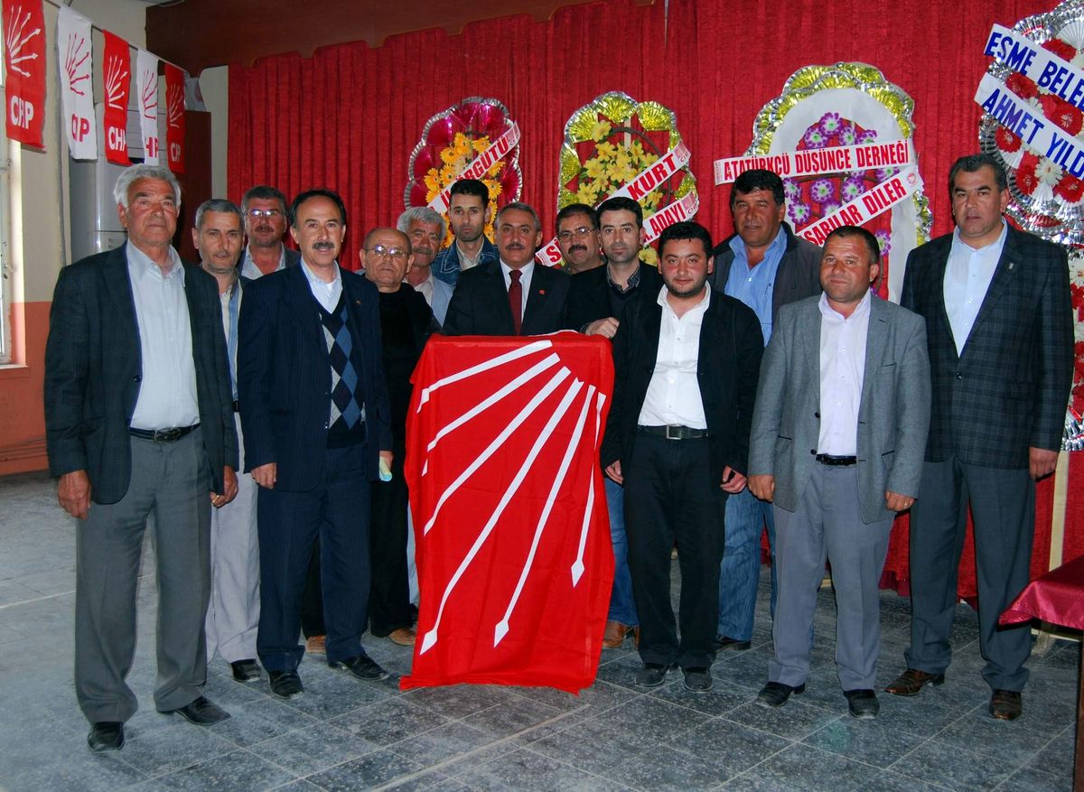 CHP Eşme İlçe Başkanlığına Ekmel Şahin Yeniden Seçildi