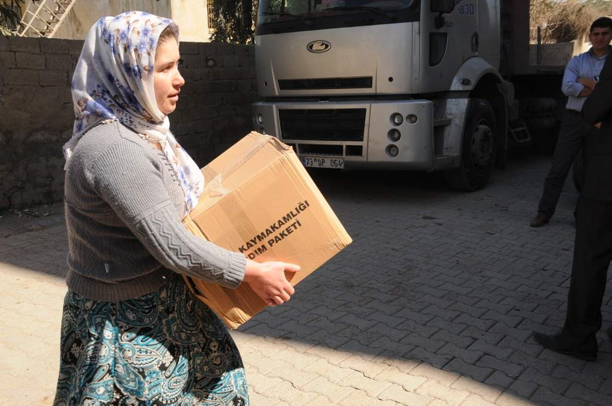 Cizre Kaymakamlığı'ndan Vanlı Depremzedelere Gıda Yardımı