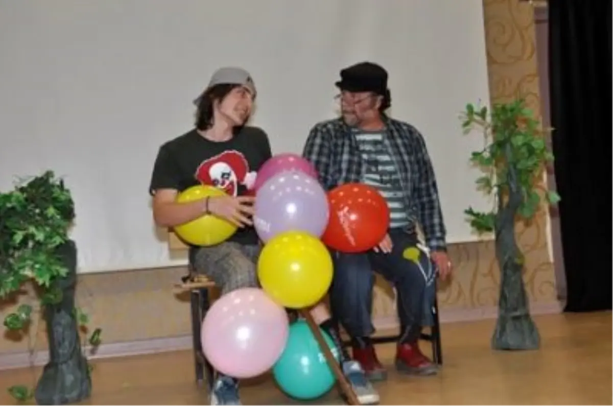 Çocuklar Baloncu Amca ile Tanıştı