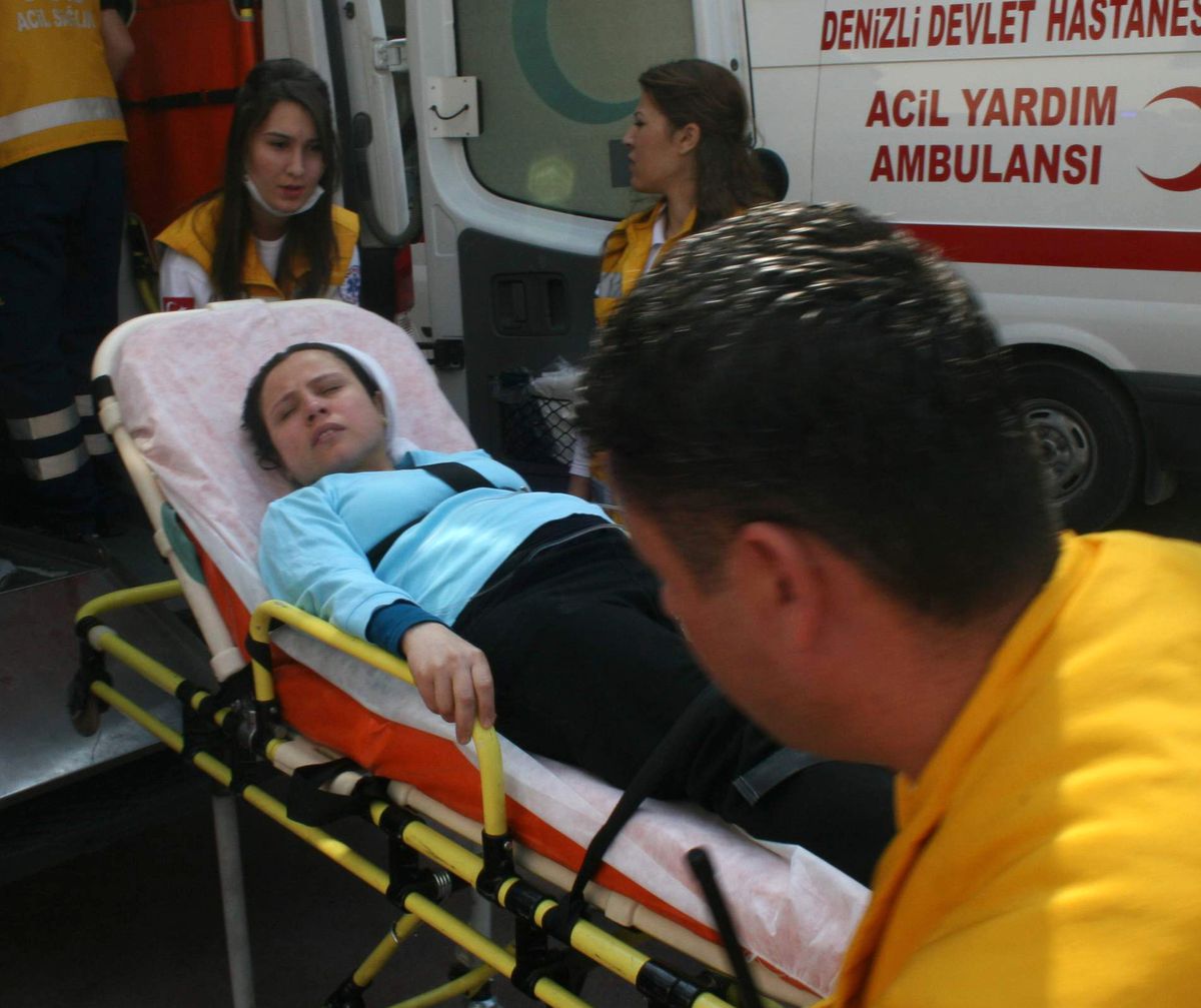 Denizli\'de Kimyasal Gazdan 22 İşçi Zehirlendi