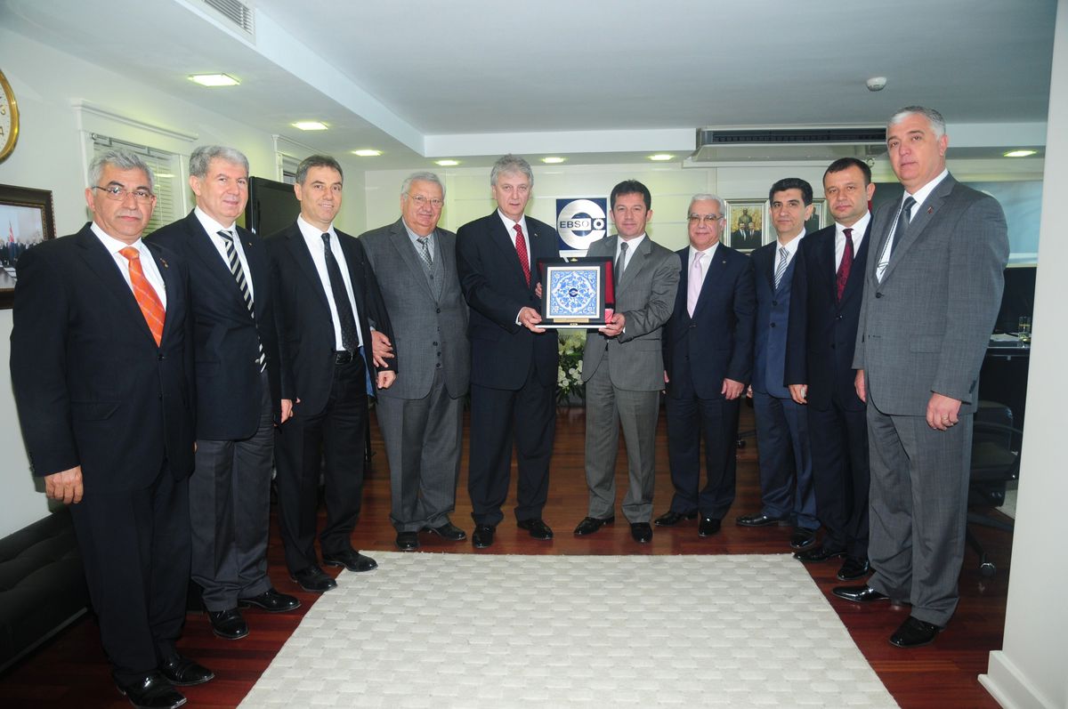 Ebso\'dan Nazım Bütün\'e Plaket