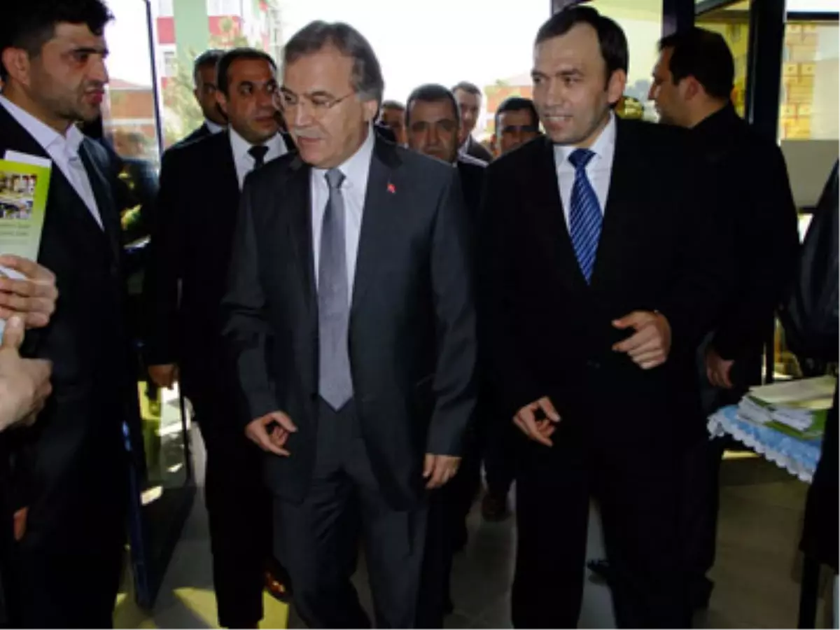 Eflanililer Gövde Gösterisi Yaptı