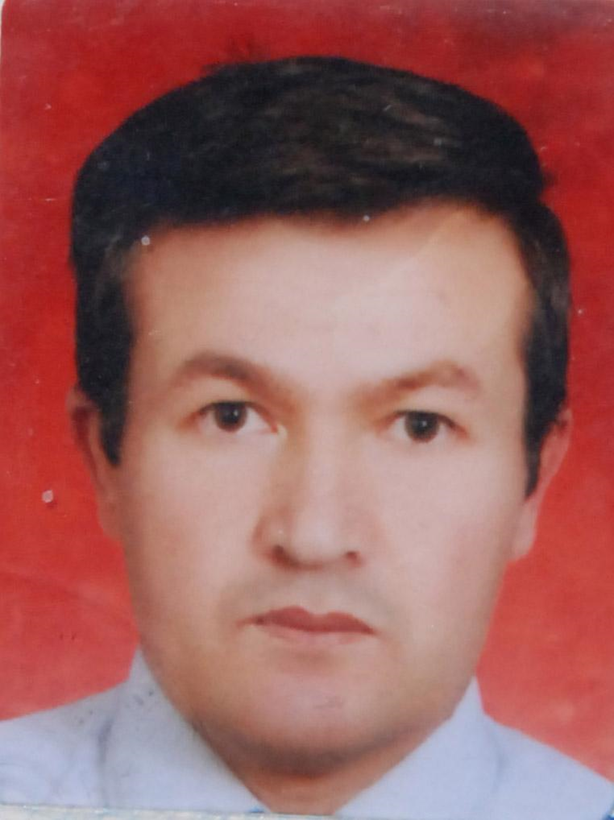 Elektrik Kablosuyla Kendini Astı
