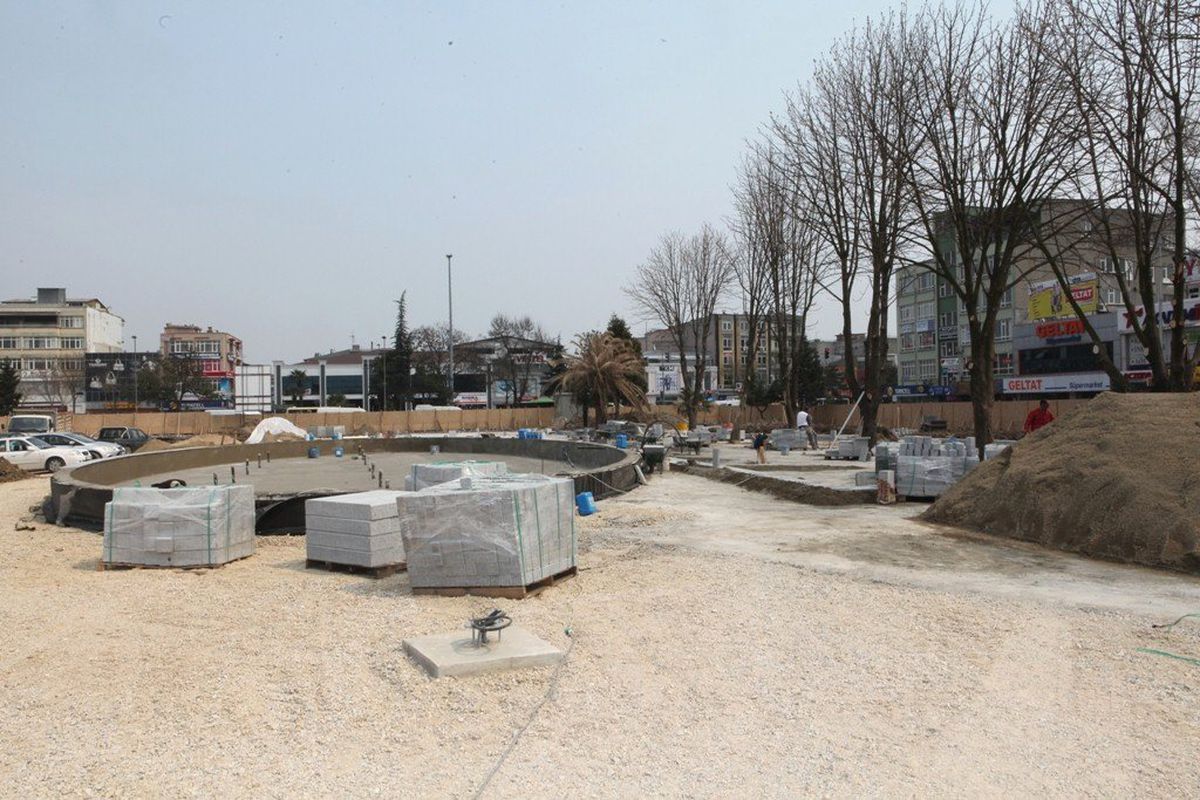 Gar\'da Taşlar Döşenmeye Başladı