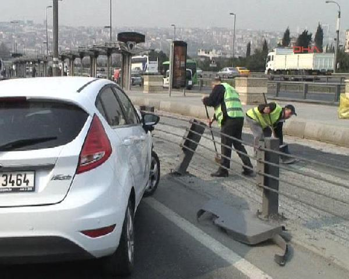 Haliç\'teki Kaza Trafiği Felç Etti