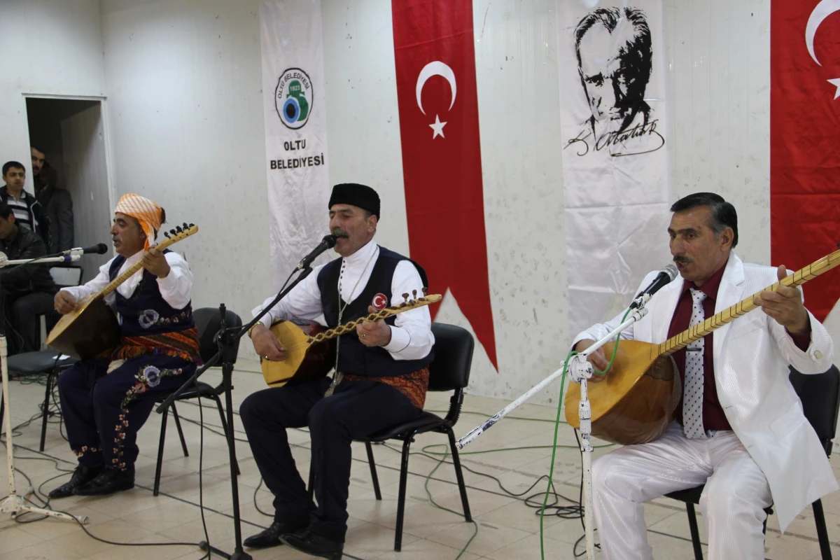 Halk Ozanları Konseri\'ne Yoğun İlgi