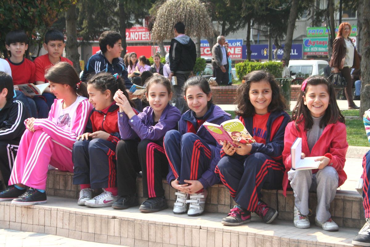 Hep Birlikte Kitap Okudular