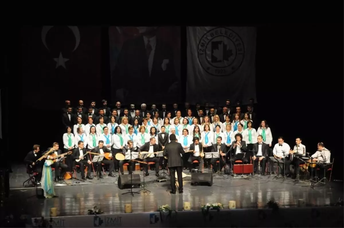 İzmit Belediyesi Korosu\'ndan Muhteşem Konser