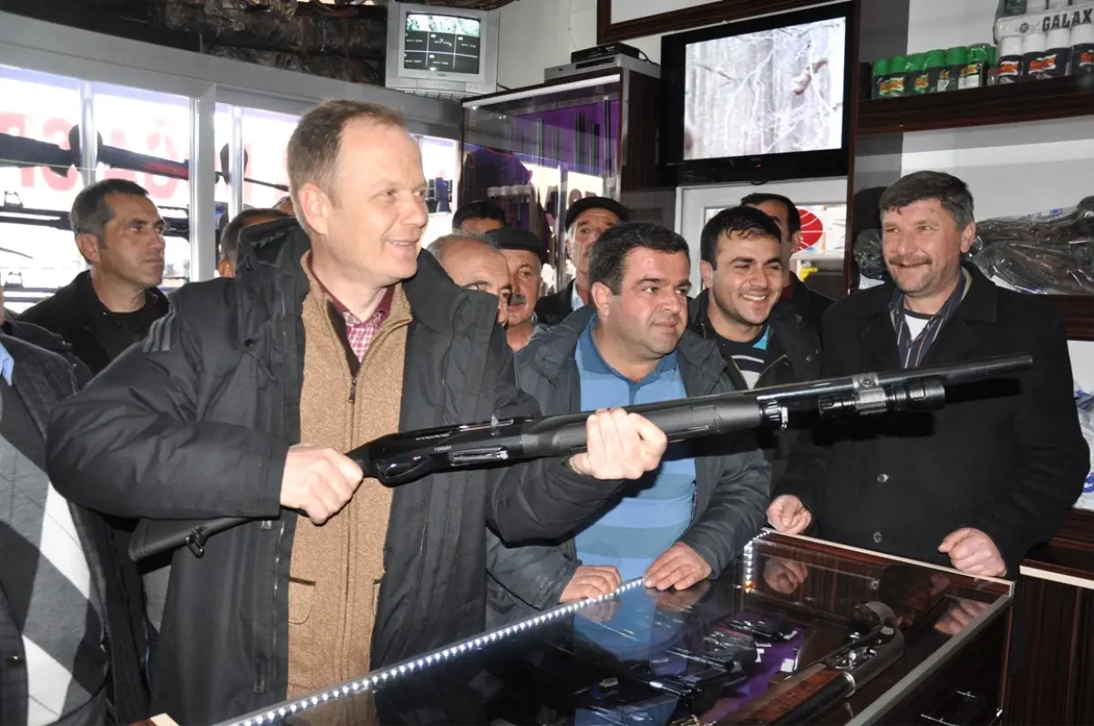 Kaymakam Yılmaz, Avcı Dükkanının Açılışını Yaptı