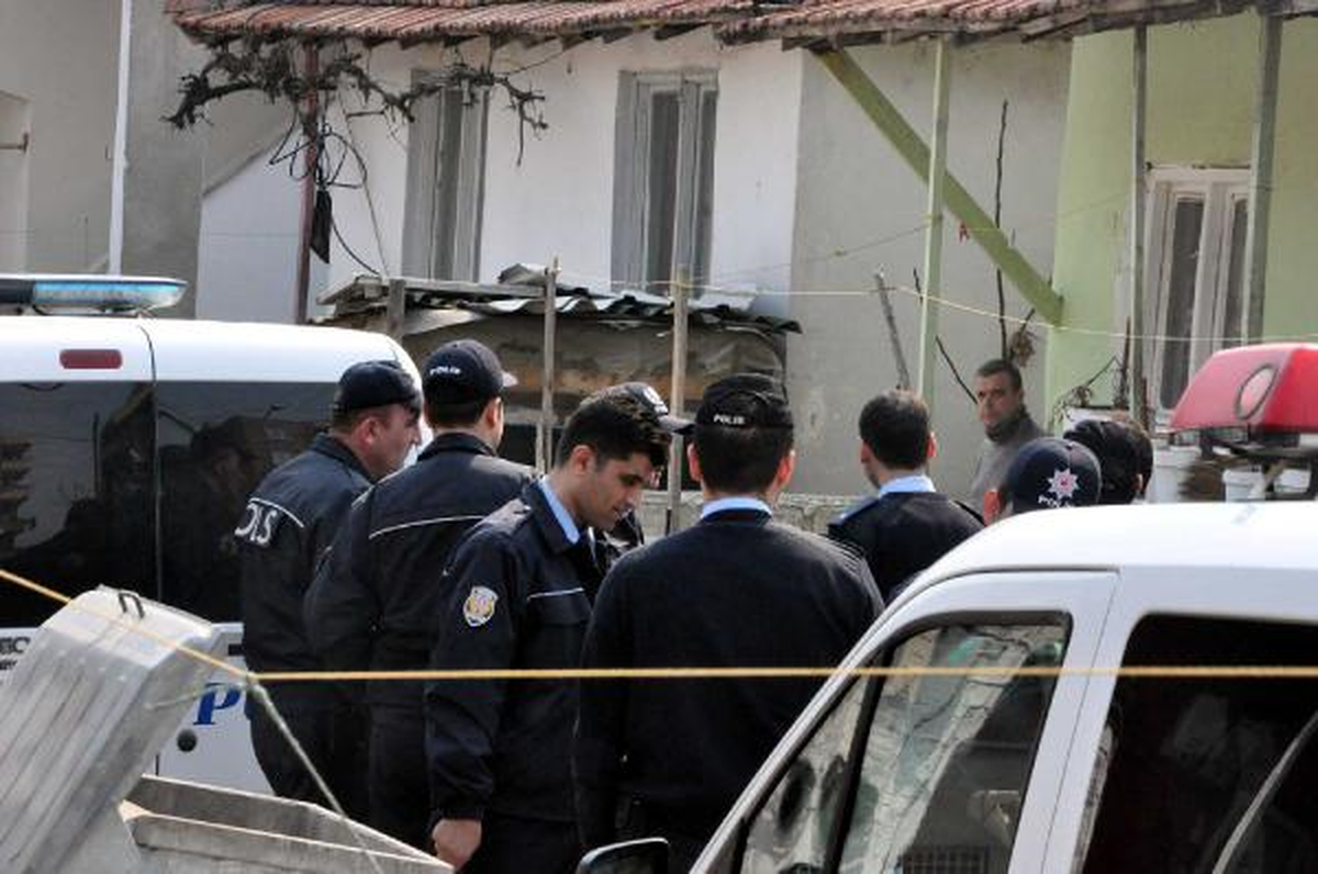 Akıl Hastası, Polisin Parmağını Kopardı
