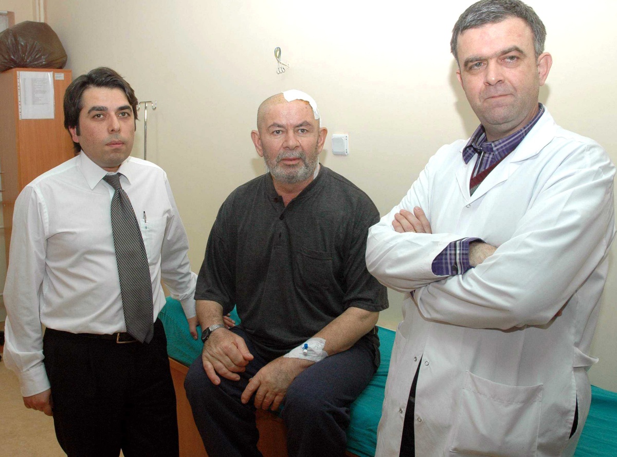Konya\'da Parkinson Hastasına Beyin Pili Takıldı