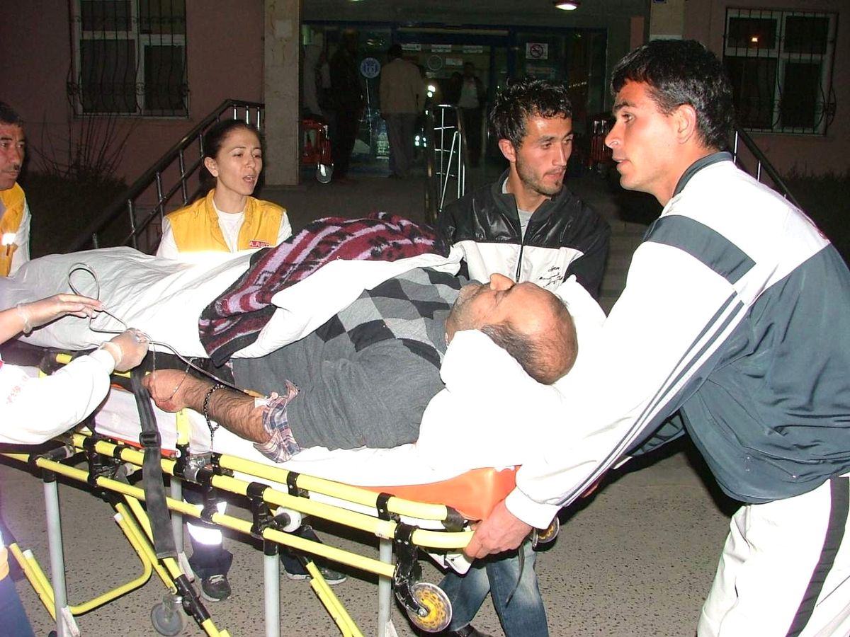 Kulu\'da Minibüs Takla Attı: 4 Yaralı