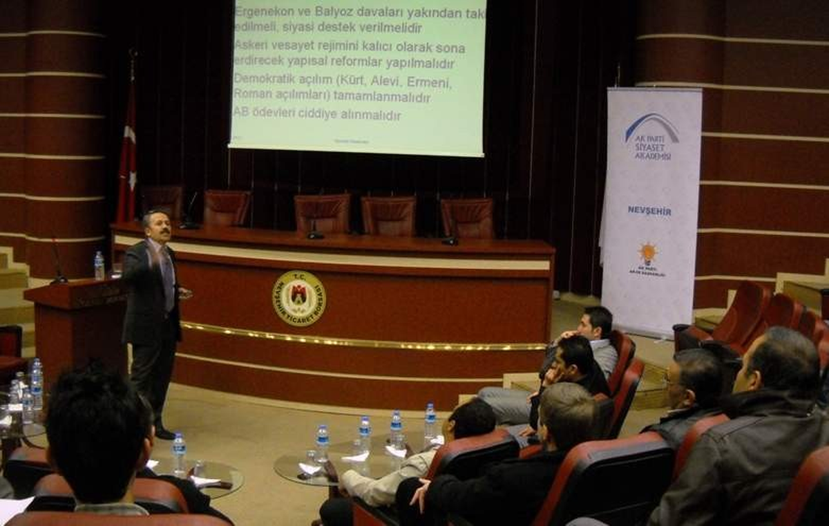 Nevşehir\'de AK Parti Siyaset Akademisi Eğitimleri Devam Ediyor