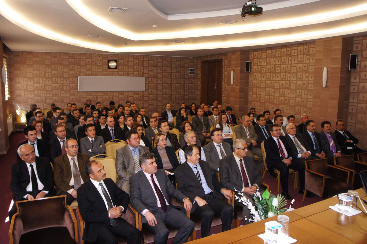 Orman Bölge Müdürlüğü\'nden Kavak Üretimi Konusunda Bilgilendirme