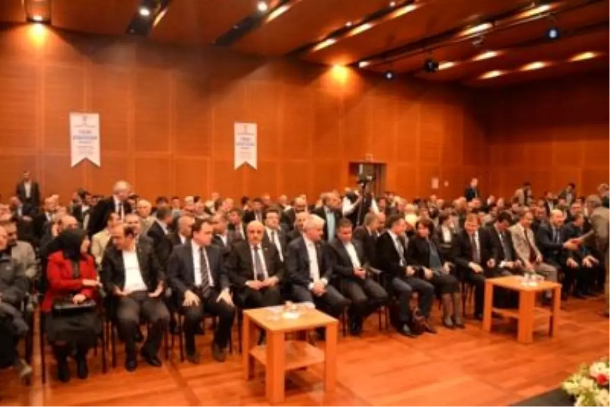 \'Özgürlükçü Bir Anayasa\'