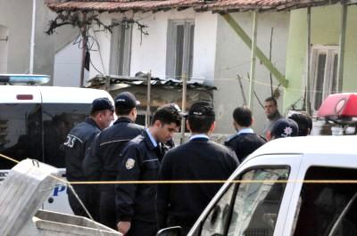 Parmağı Kopan Polis Memuru Gebze\'ye Sevk Edildi