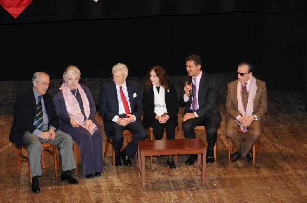 Şişli Belediyesi, "Dünya Tiyatrolar Günü"Nde Tiyatrocuları Biraraya Getirdi