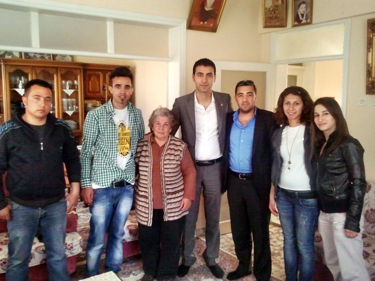 Söke CHP\'li Gençlerden Yaşlılar Haftası Ziyaretleri