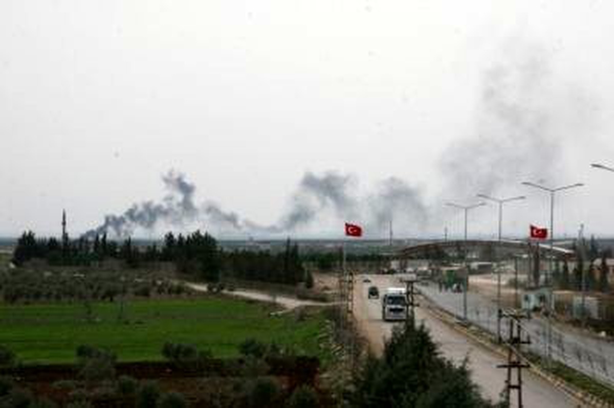 Suriye, Türkiye\'ye En Yakın İlçesini Bombaladı