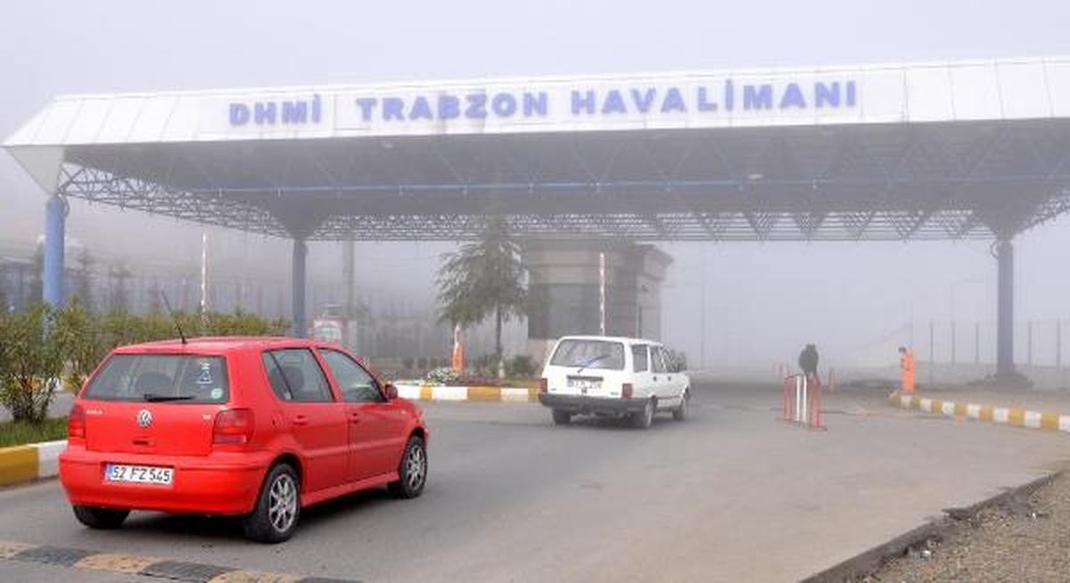 Trabzon\'da Uçak Seferlerine Sis Engeli