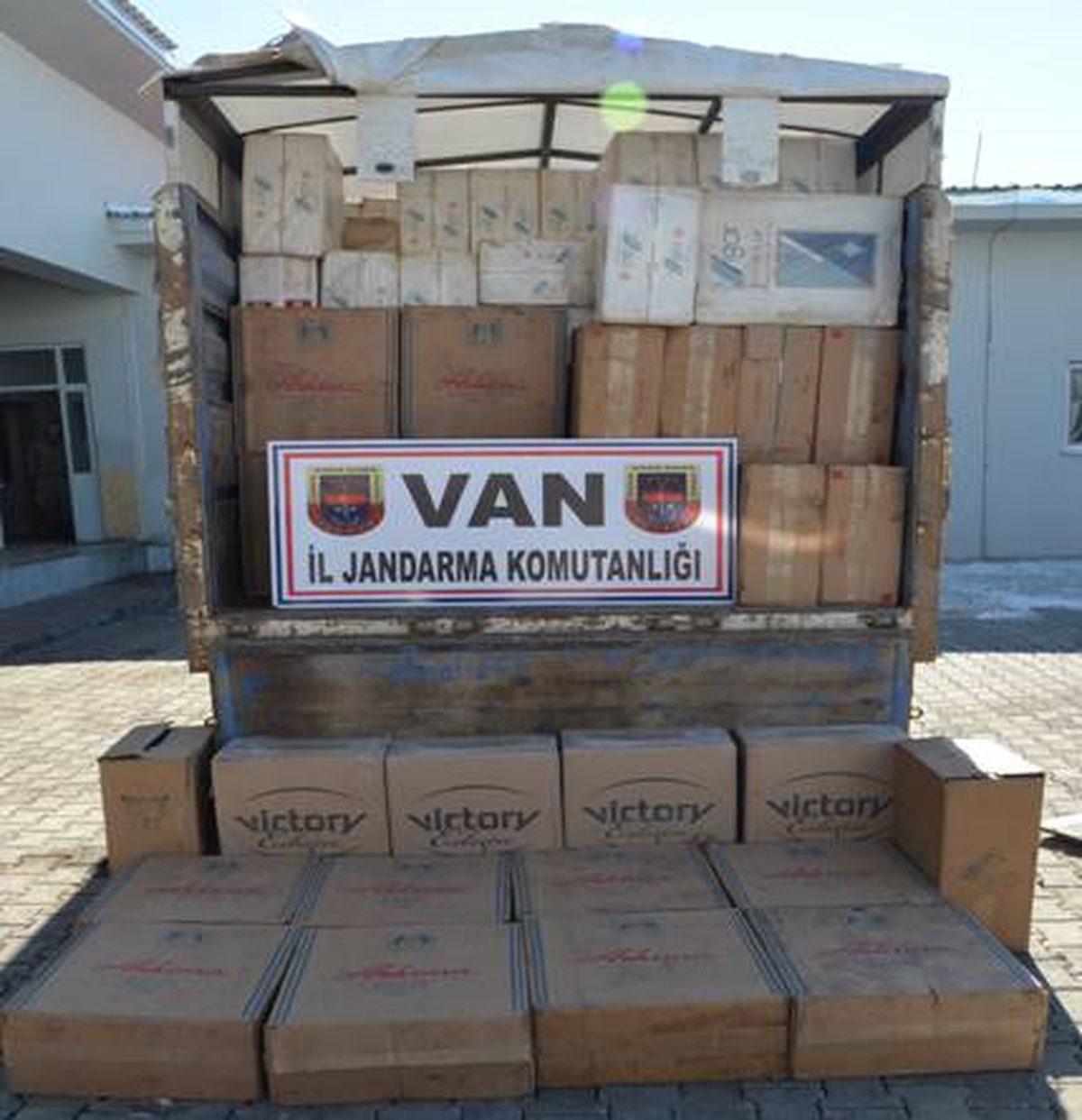 Van\'da Uyuşturucu ve Sigara Kaçakçılığı