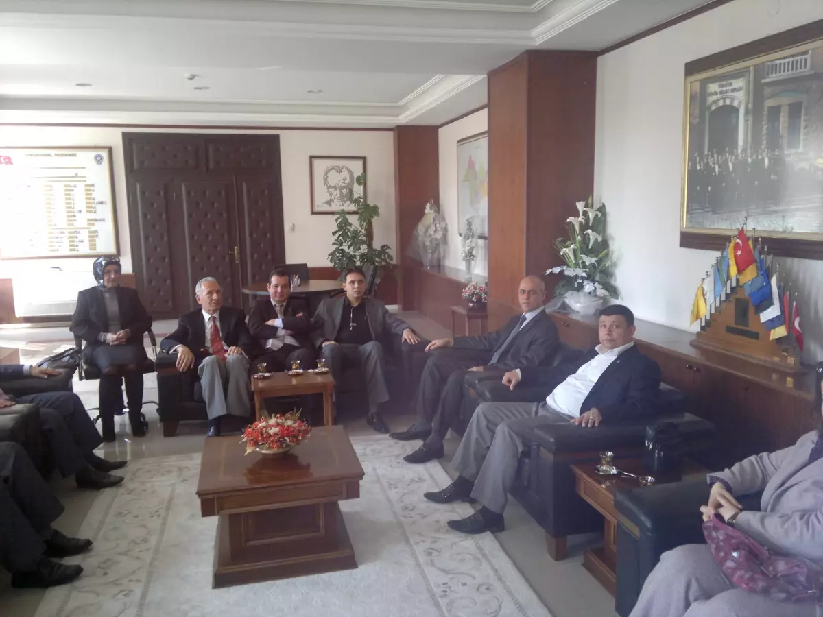 AK Parti Merkez İlçe Teşkilatından Kurumlara Ziyaret