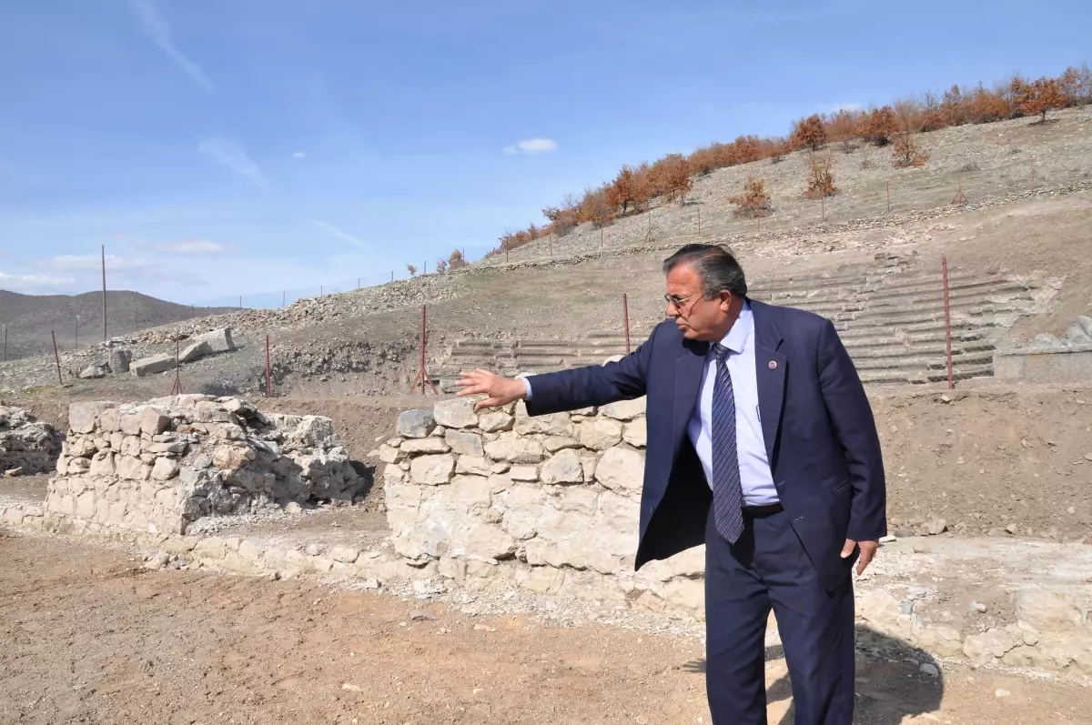 Antik Tiyatroda Kazı Çalışmaları Başlıyor