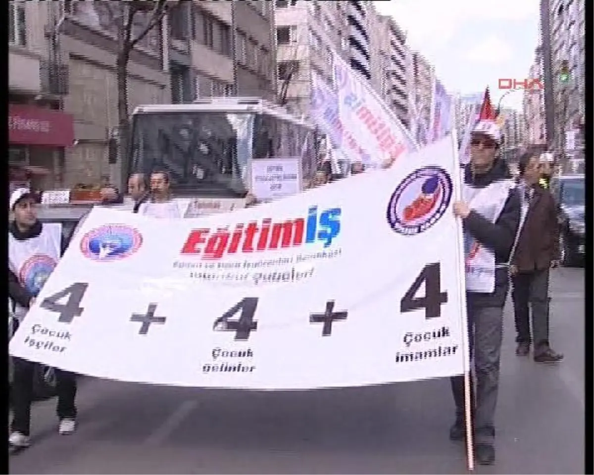Atatürk Anıtı Çevresinde Zincir Eylemi / 4+4+4\'ü Protesto İçin Greve Çıktılar
