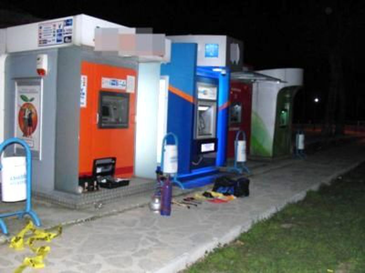 Atm\'den Oksijen Tüplü, Kolalı Hırsızlık Girişimi