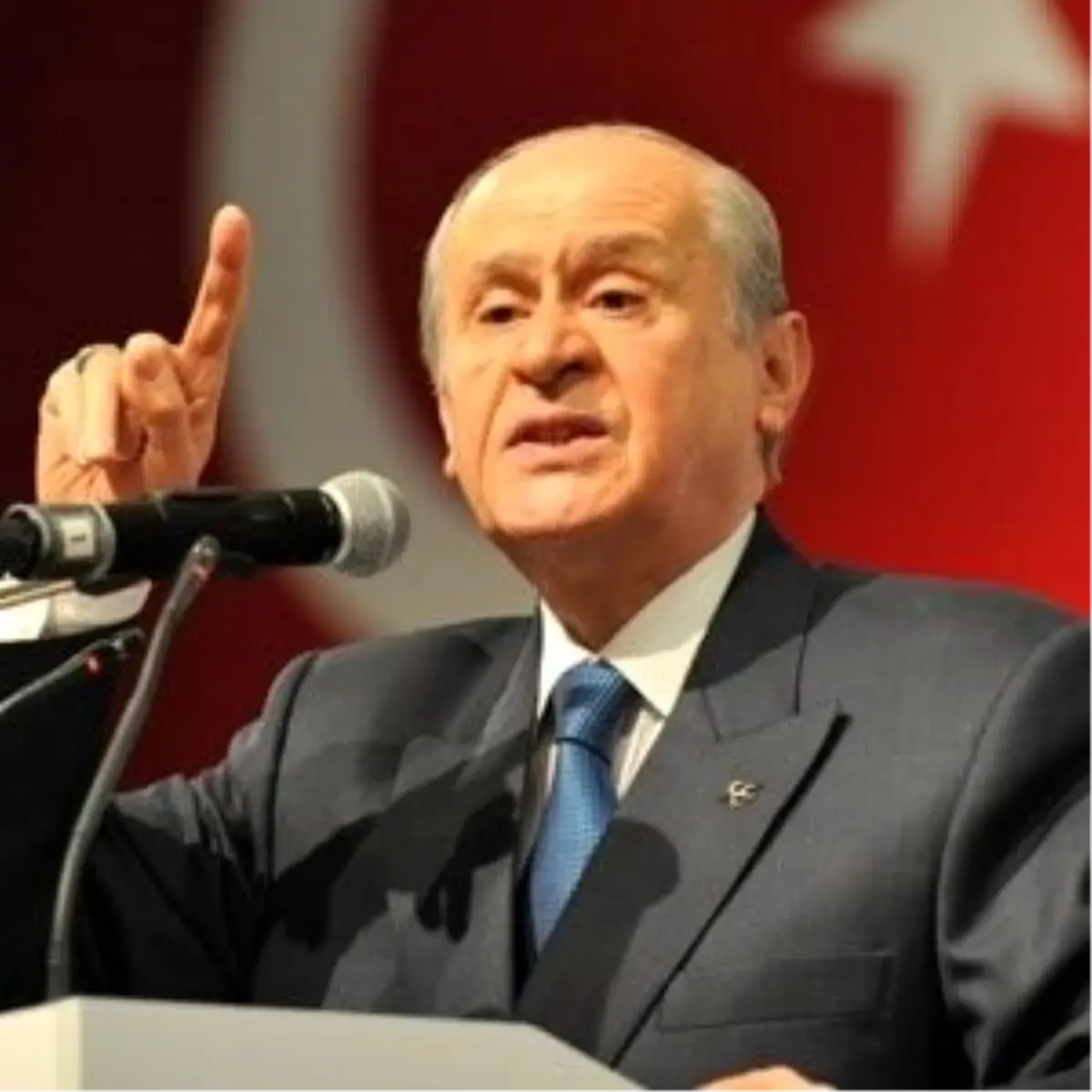 Bahçeli'den Şehitlik Eleştirisi