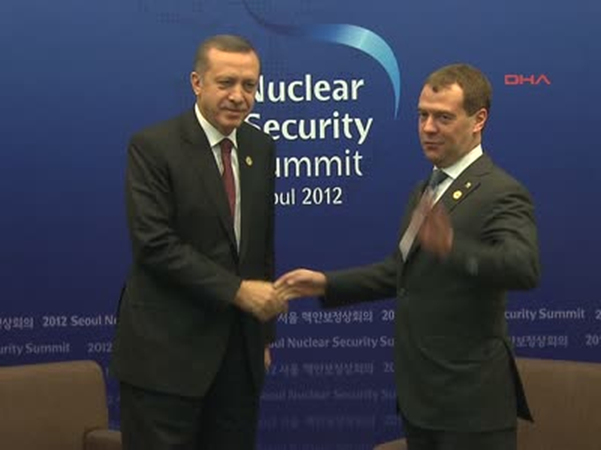 Başbakan Erdoğan, Medvedev ile Görüştü
