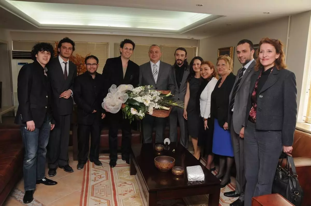 Başkan Ergün Tiyatrocuları Ağırladı