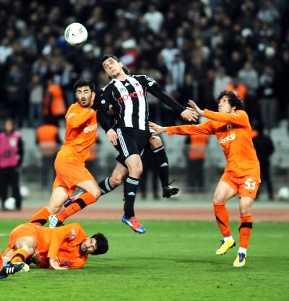 Beşiktaş\'a Belediye Çelmesi