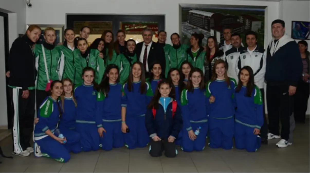 Büyükşehir\'in Voleybolcuları Play Off\'ta