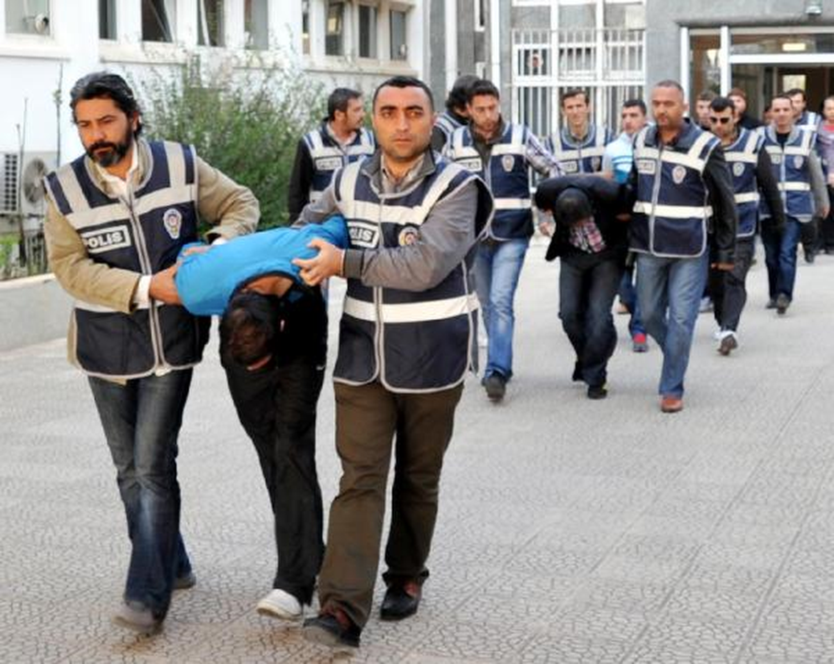 Çaldığı Lcd Televizyonu Babasına Hediye Gönderdi