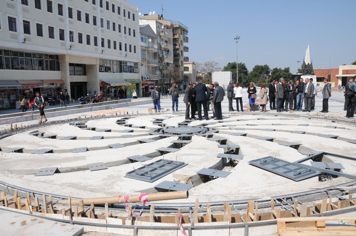 Cumhuriyet Meydanı Manisa\'ya Çok Yakışacak