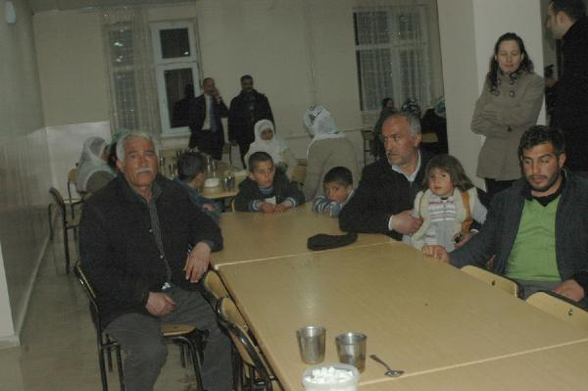 Depremzedeler Yibo\'lara Yerleştirildi
