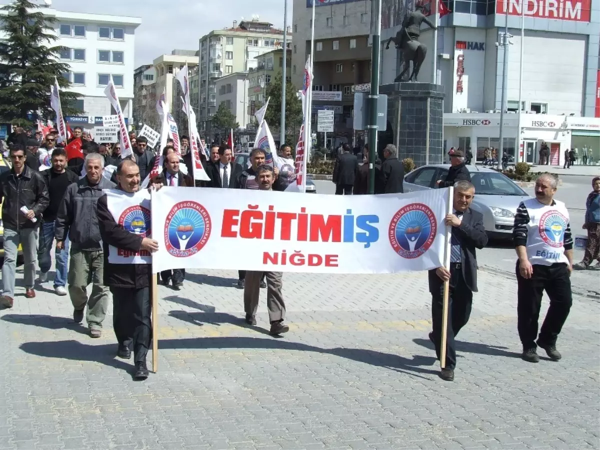 Eğitimciler İş Bıraktı