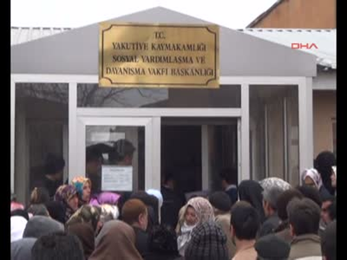Kömür Yardımı Kuyruğu