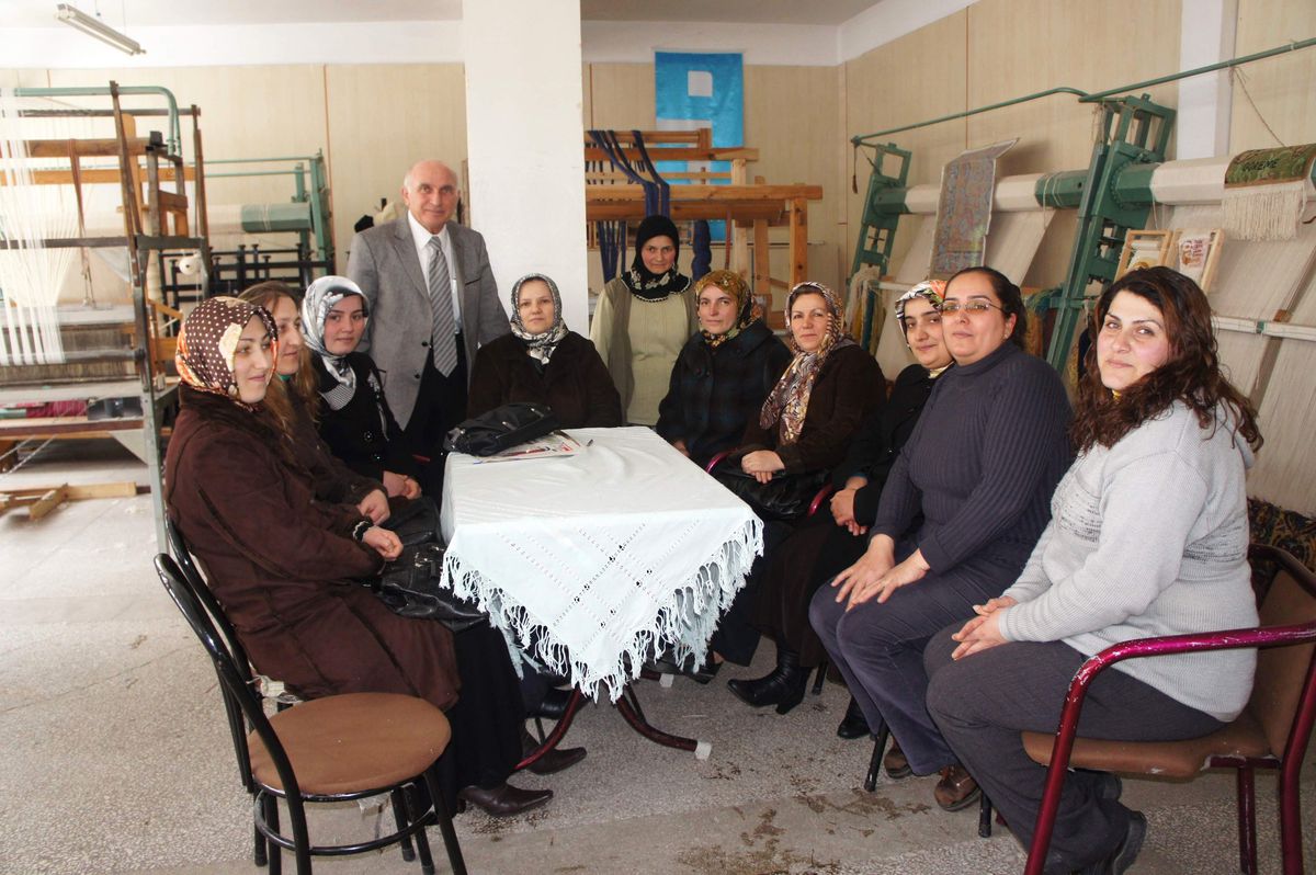 El Dokumaları, Üretim Ağını Genişletiyor