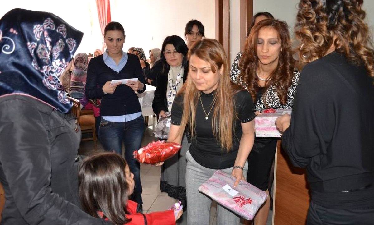 Emhayad\'nden Yemekli Eğlence Programı