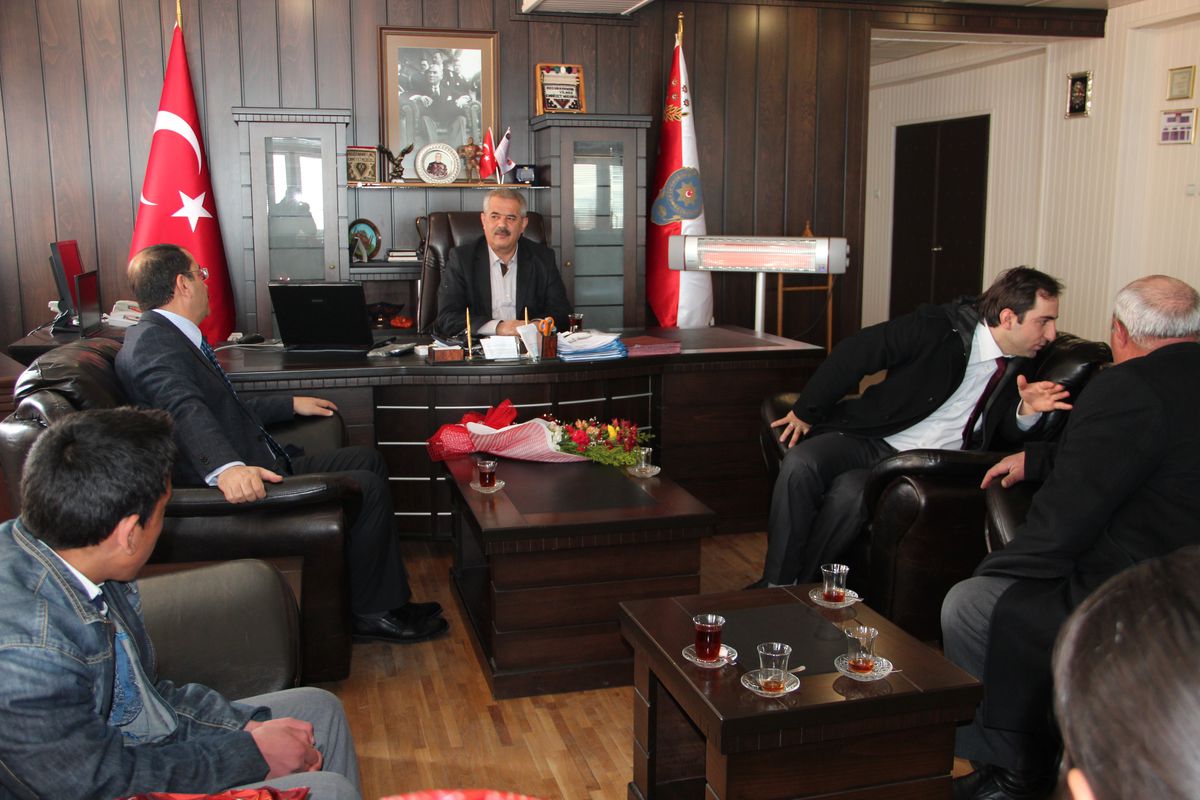 Emniyetten Burs Alan Öğrencilerden Emniyete Teşekkür Ziyareti
