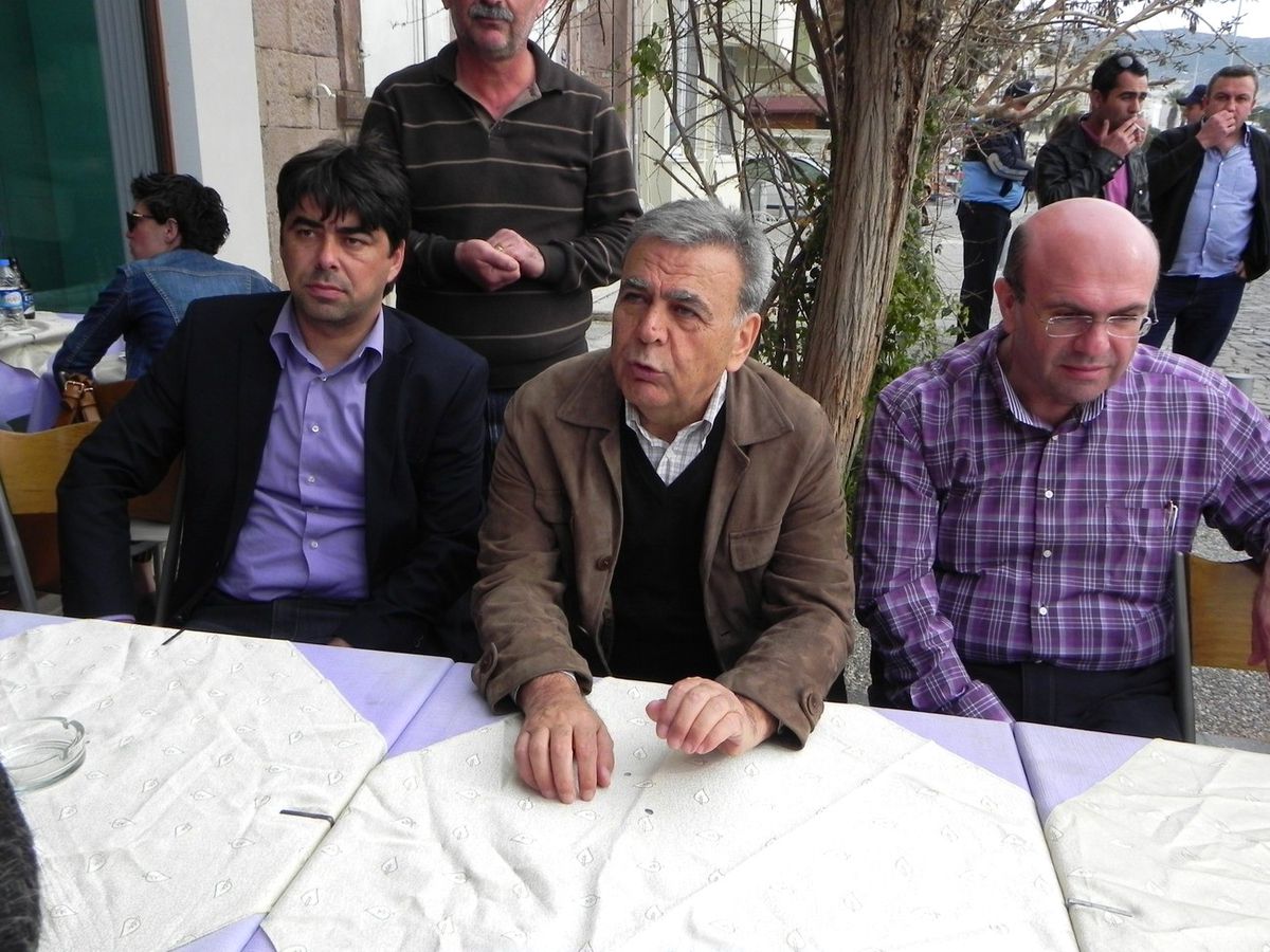 Foça Belediye Başkanı Demirağ'a Destek Yağıyor